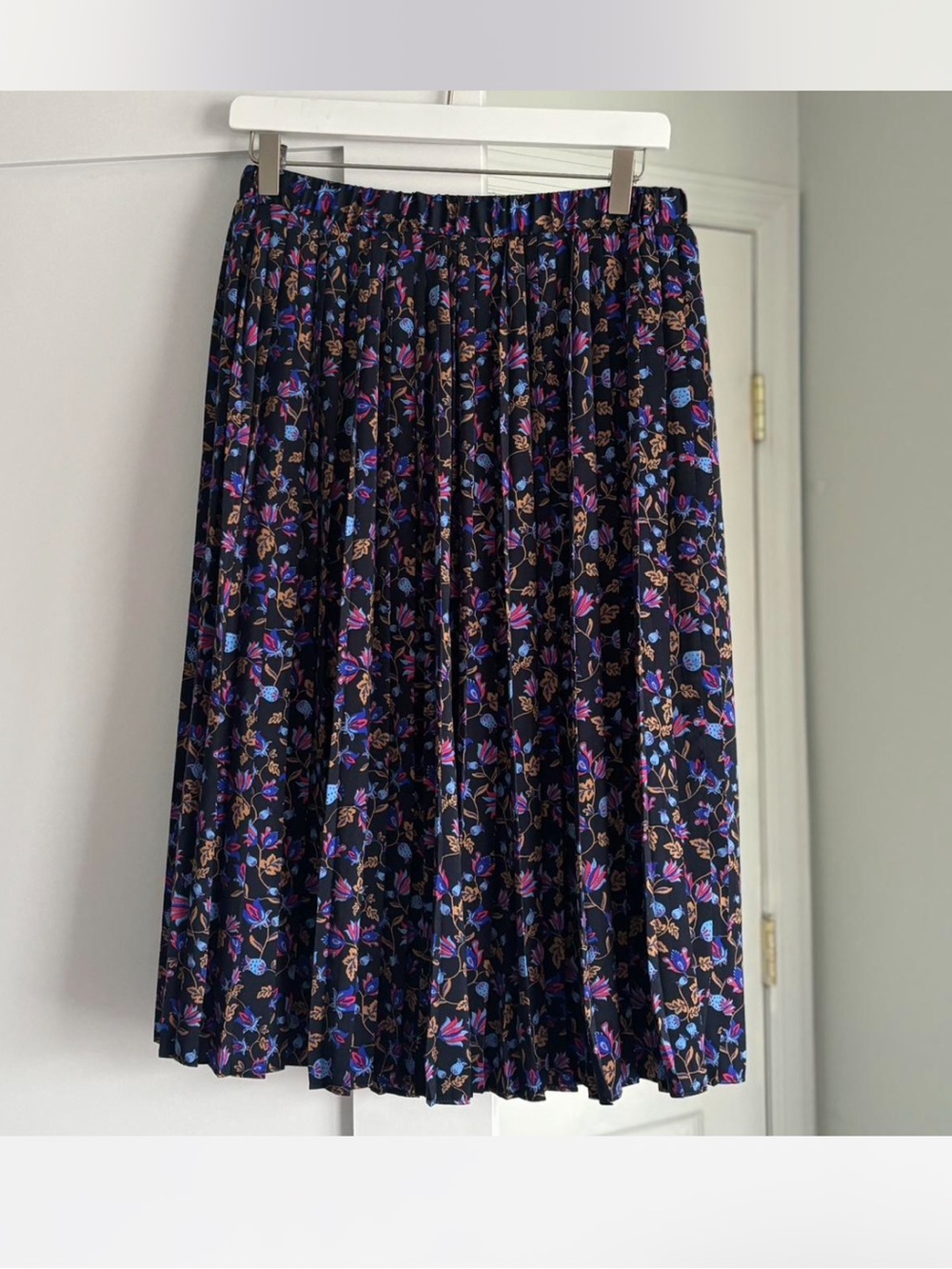 Banana republic Floral Pleated Midi Skirt in Black with Blue & Pink Accents